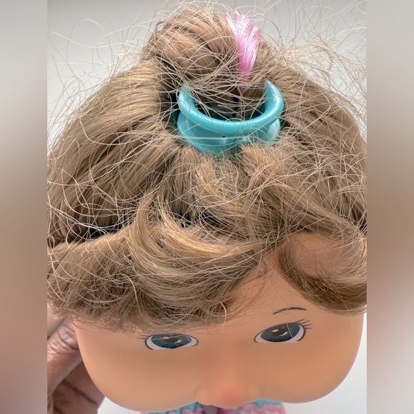 Laura Emily Cabbage Patch Kid Deluxe Toddler Style 'N Play doll - Picture 9 of 10